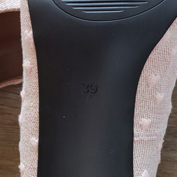 Pink Embroidered Heart Pointy Toed Pumps Size 39 - Picture 8 of 8